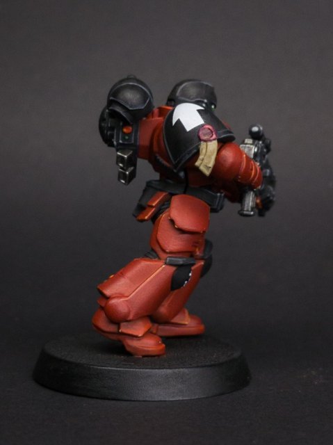 How I paint a Space Marine, stage 7: Markings, close up