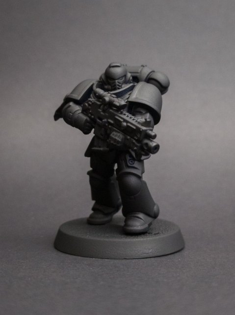 How I paint a Space Marine, stage 2: Prime