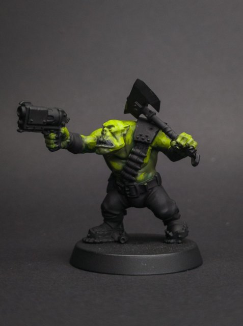 How I paint an Ork, Skin, step 4: Lime Green over about 40% of the Cayman, nearer the tops of the muscles.