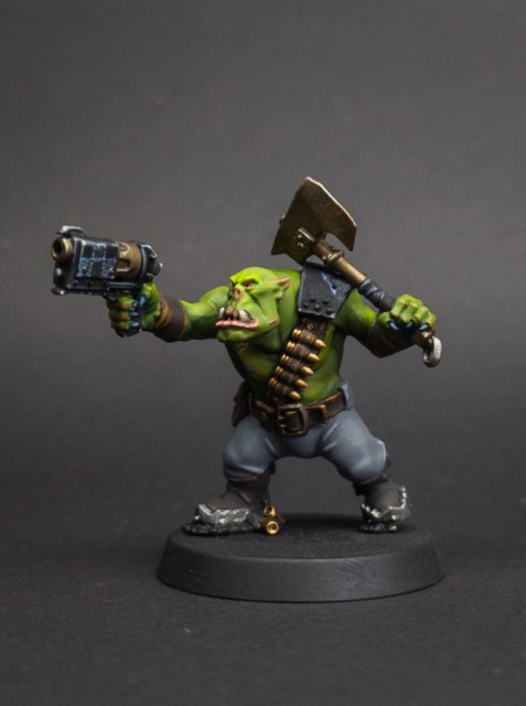 How I paint an Ork, stage 10: Varnish